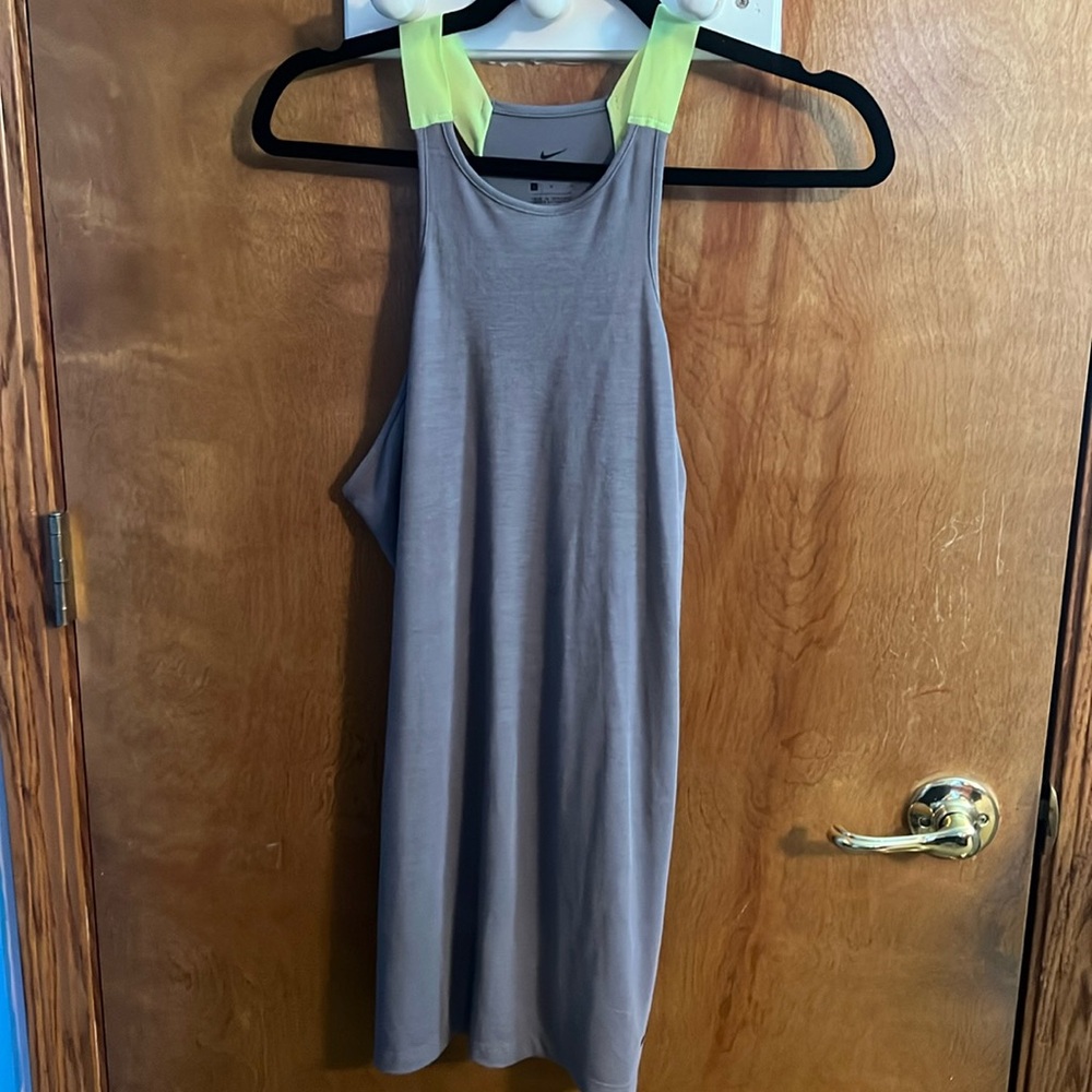 Nike Women’s DriFit Tank Top Size L